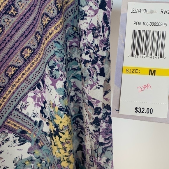 NWT. Jolt front pocket light summer top. Medium - Picture 6 of 9